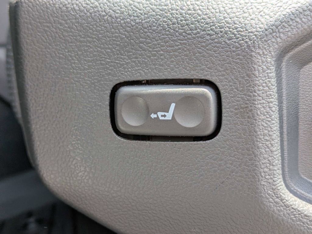 Used 2023 Toyota Tundra Platinum AWD/4WD image 25