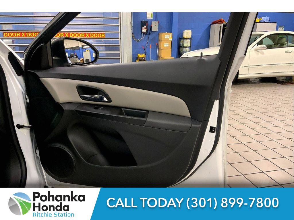 Used 2014 Chevrolet Cruze LS image 24