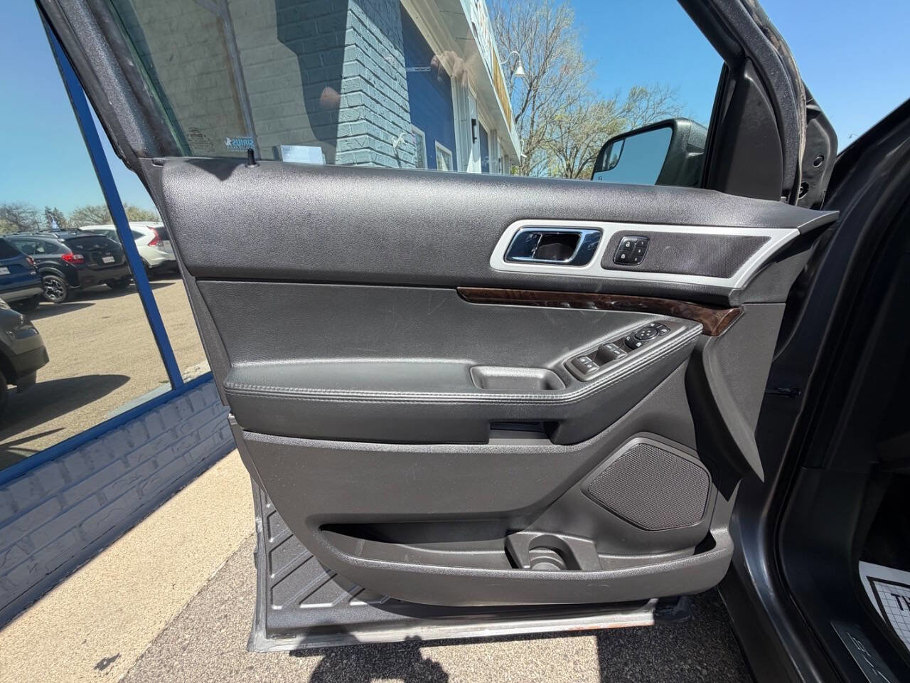 Used 2014 Ford Explorer Limited w/ Equipment Group 301A AWD/4WD image 53