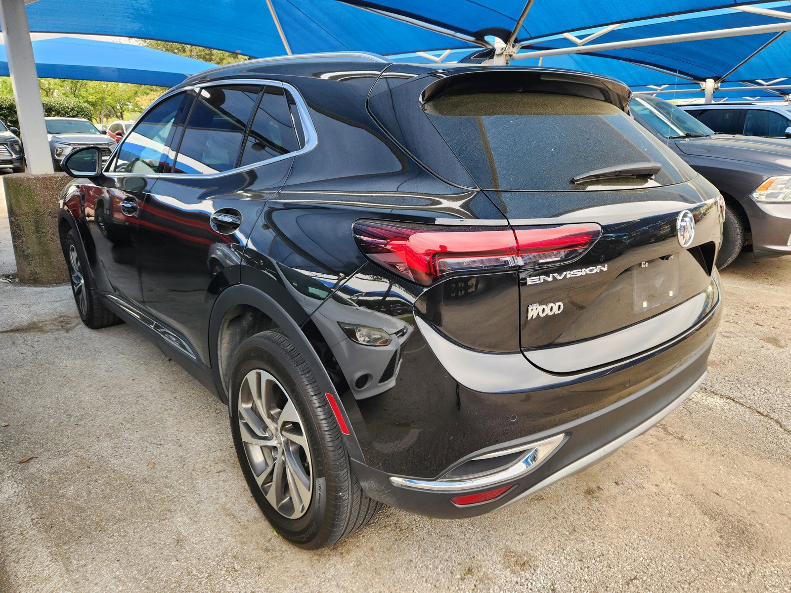 Used 2023 Buick Envision Essence image 3