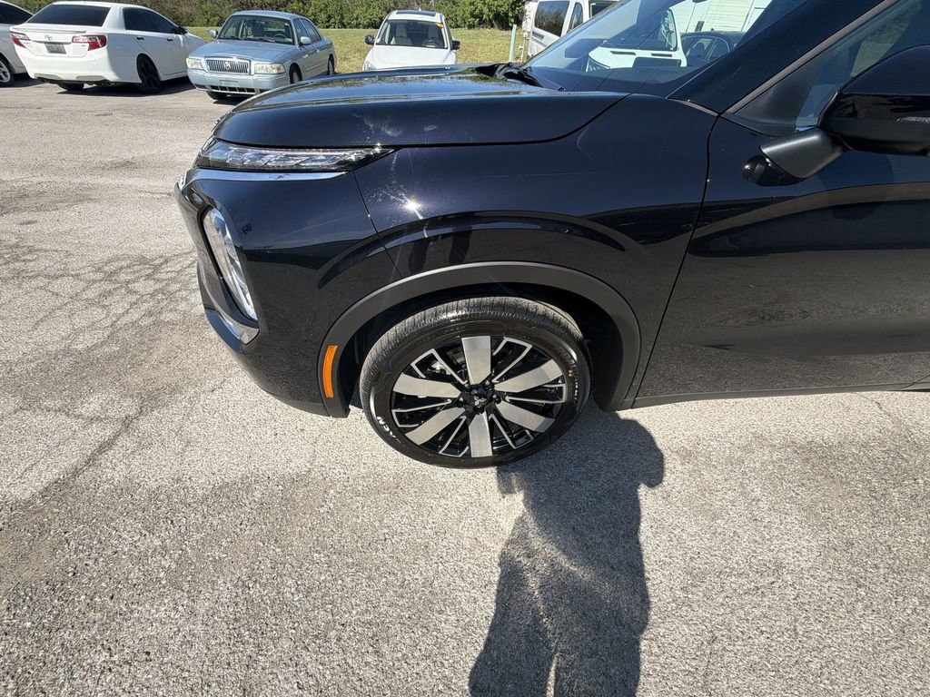 New 2026 Mitsubishi Outlander SE FWD image 10