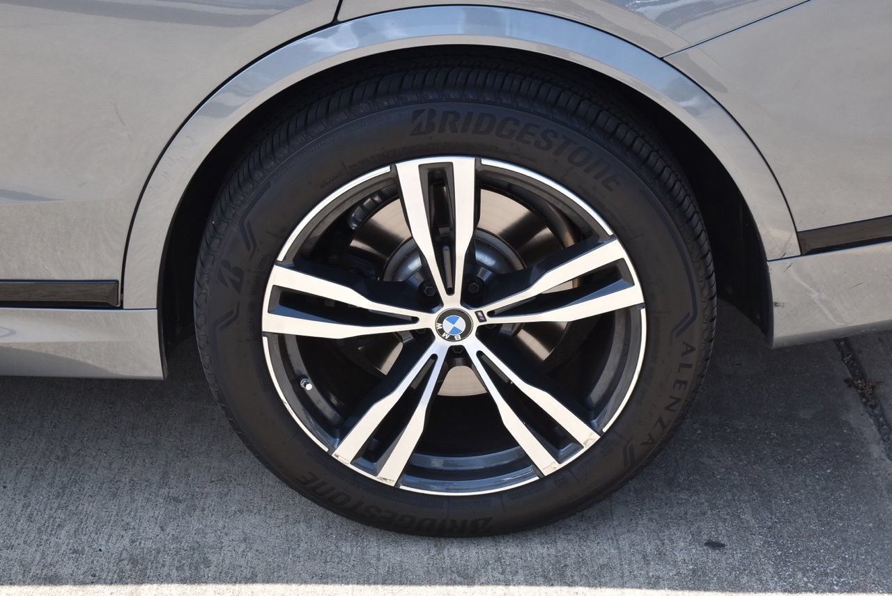 Used 2024 BMW X7 xDrive40i w/ M Sport Package AWD/4WD image 10