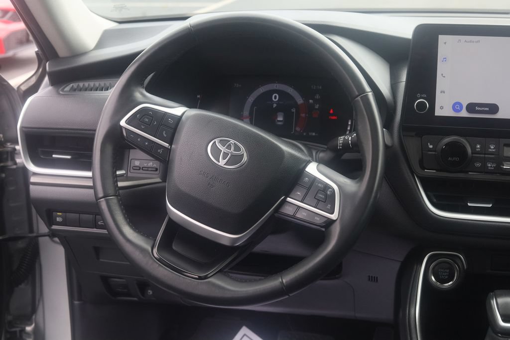 Used 2025 Toyota Grand Highlander AWD image 30