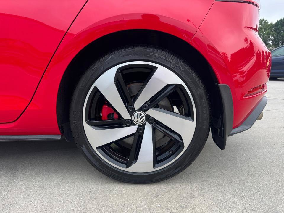 Used 2020 Volkswagen GTI SE FWD image 23