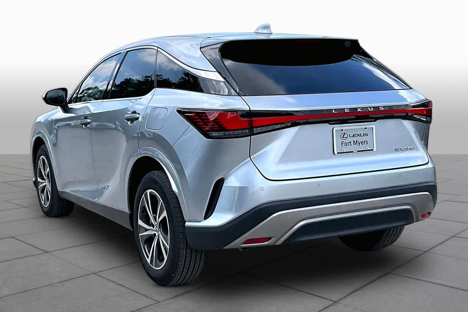 Used 2024 Lexus RX 350 FWD w/ Technology Package image 12