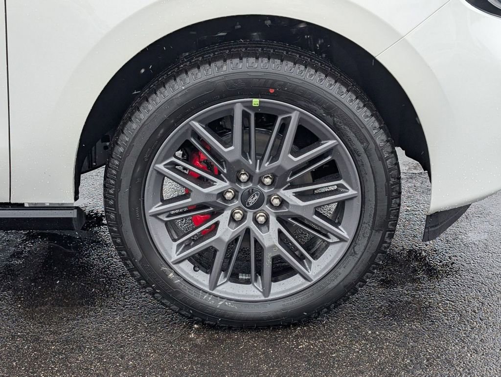 New 2025 Ford Expedition Platinum w/ Stealth Performance Package image 19