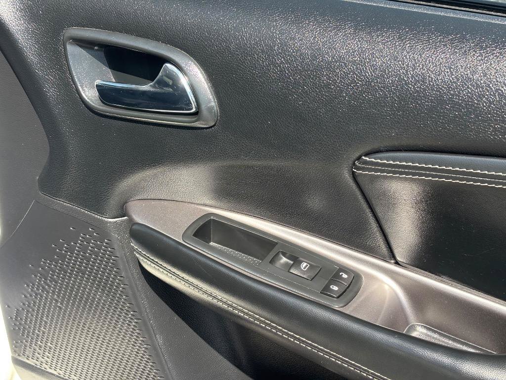 Used 2015 Dodge Journey Crossroad w/ Flexible Seating Group FWD image 35
