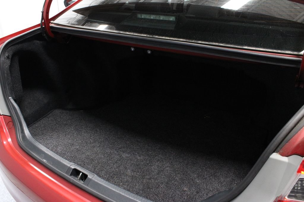 Used 2012 Toyota Camry SE FWD image 8