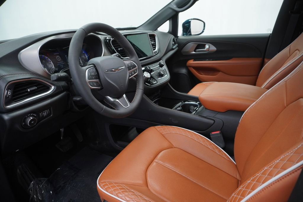 Used 2024 Chrysler Pacifica Pinnacle image 18