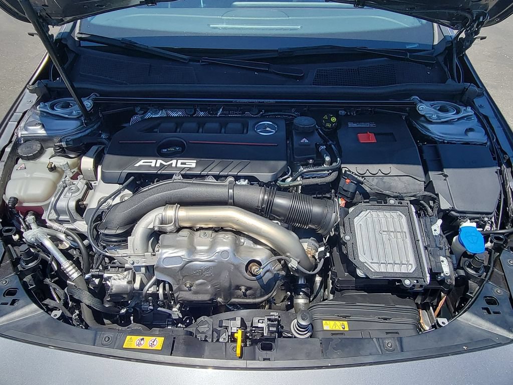 Used 2025 Mercedes-Benz CLA 35 AMG 4MATIC image 31