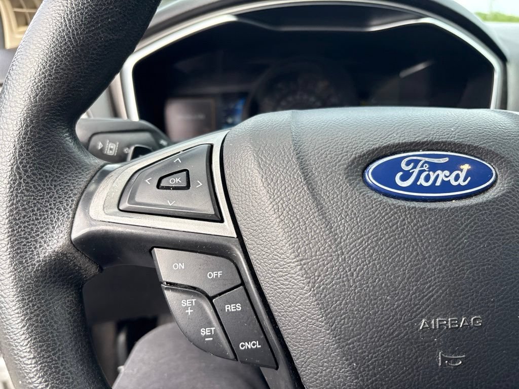 Used 2019 Ford Fusion SE FWD image 21