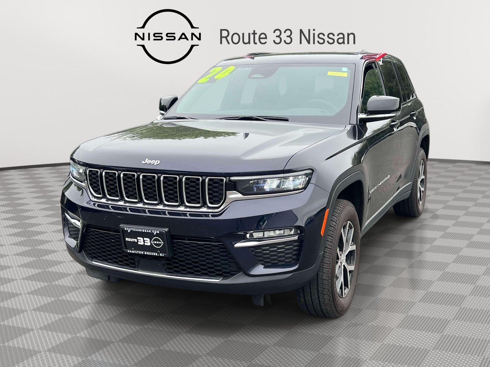Used 2024 Jeep Grand Cherokee Limited AWD/4WD image 2