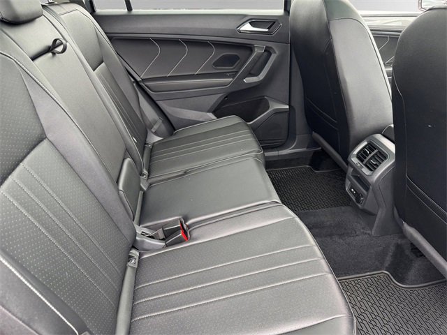 Used 2022 Volkswagen Tiguan SE image 13