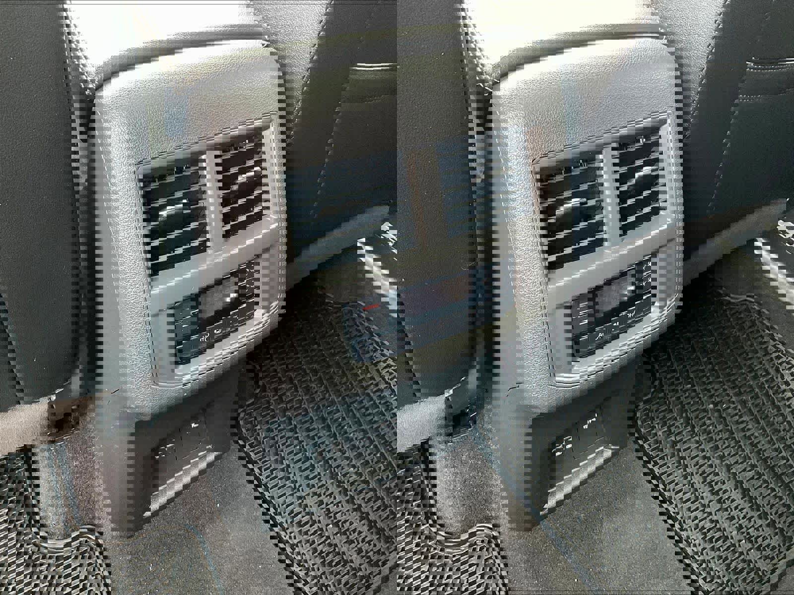 Used 2023 Volkswagen Atlas SE image 29