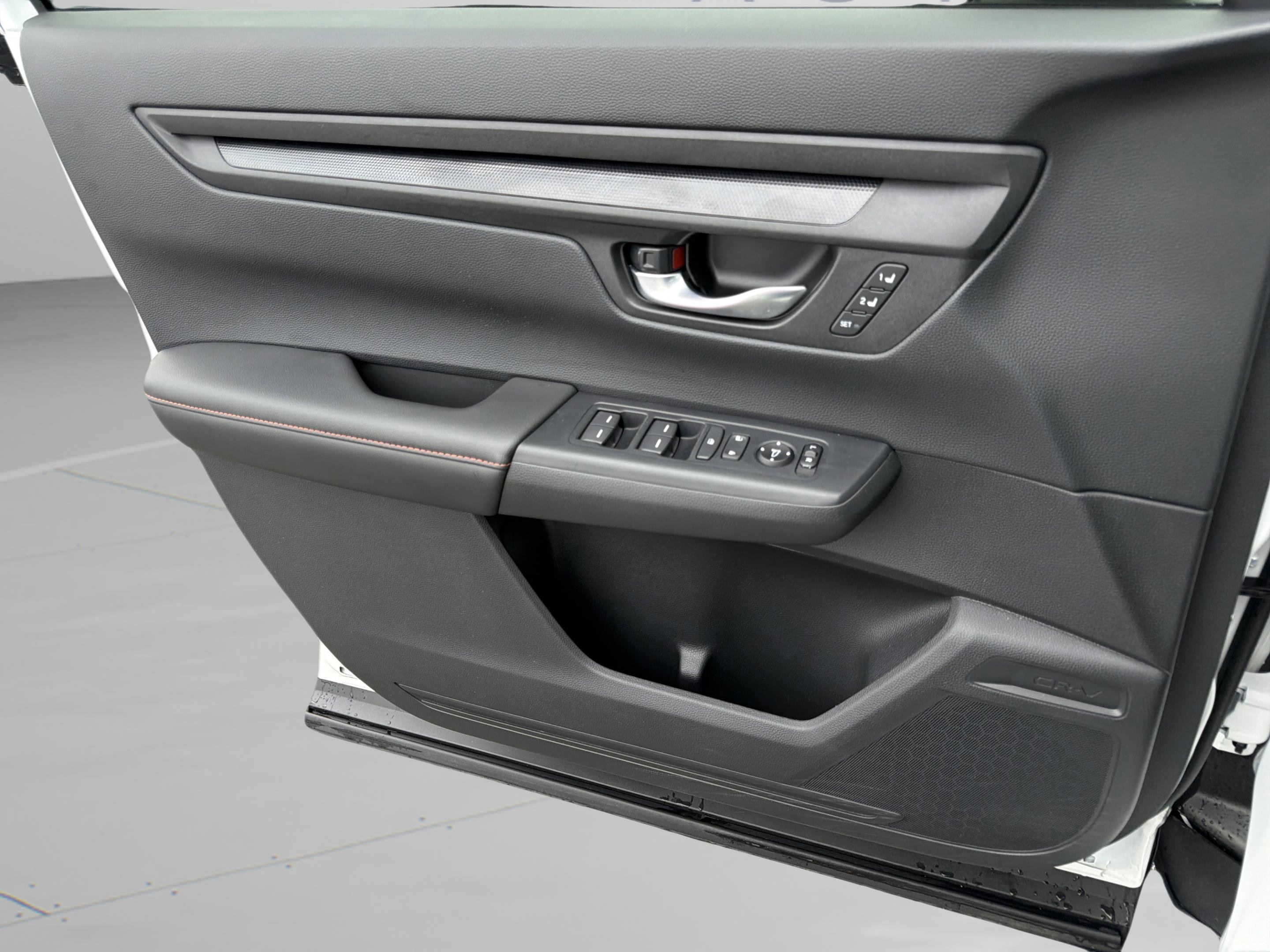 Certified 2025 Honda CR-V Sport-L image 27