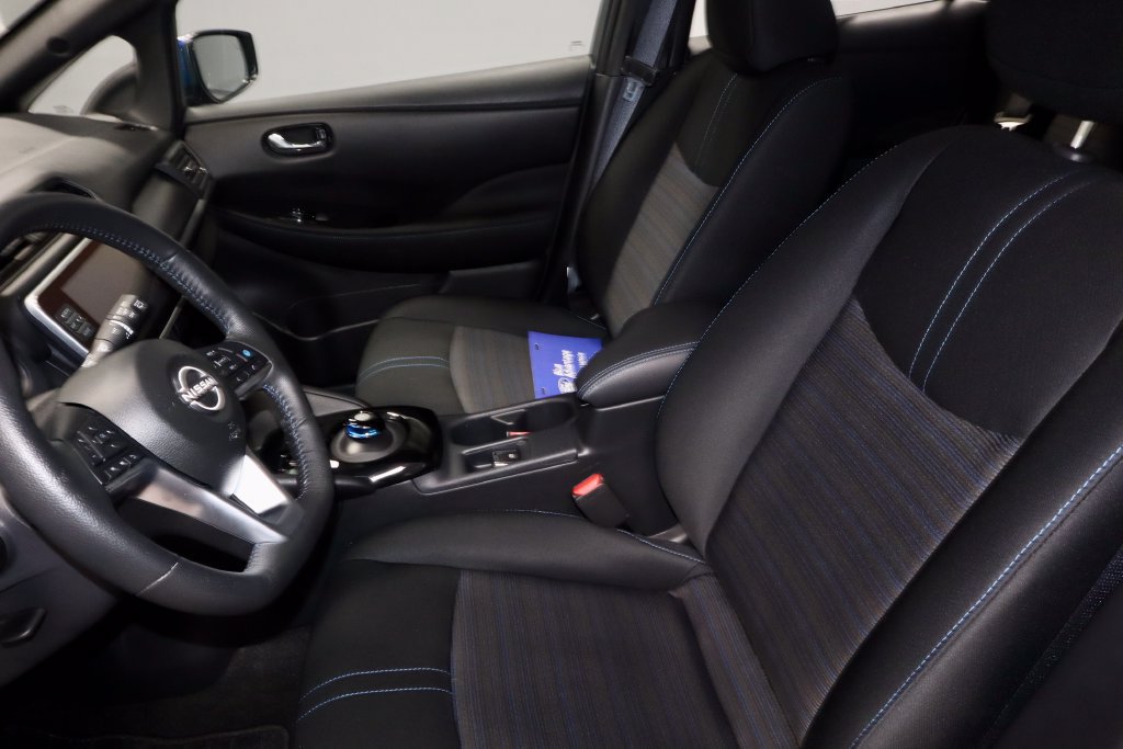 Certified 2025 Nissan Leaf SV Plus FWD image 23