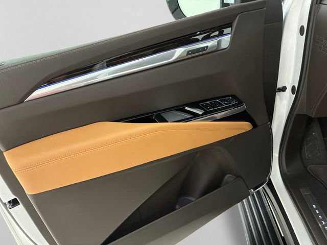 Used 2025 Cadillac Escalade ESV Premium Luxury w/ Touring Package image 13