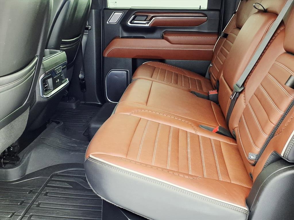 Used 2024 GMC Sierra 3500 Denali Ultimate image 11