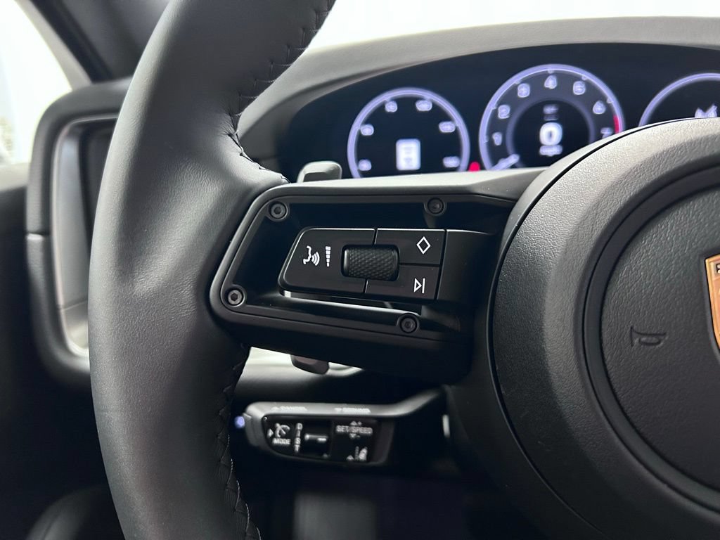 Used 2026 Porsche Cayenne Coupe AWD/4WD image 14