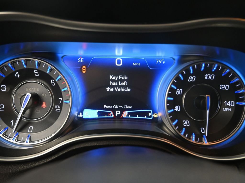 Used 2023 Chrysler 300 Touring w/ Sport Appearance Package image 7