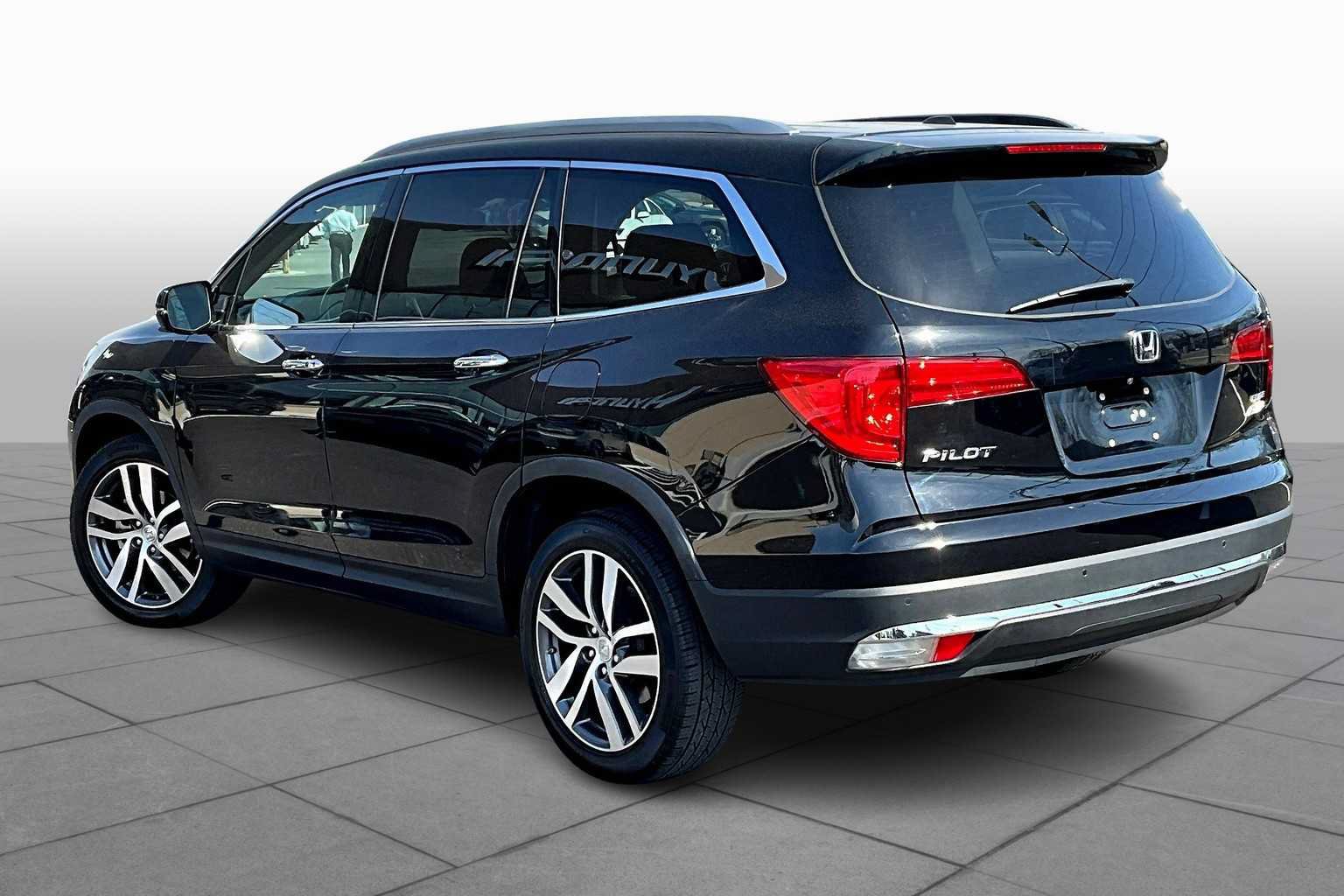 Used 2016 Honda Pilot Elite image 12