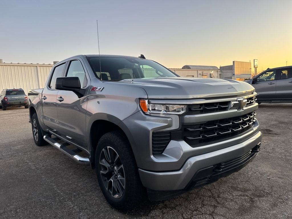 Used 2023 Chevrolet Silverado 1500 RST w/ Z71 Off-Road Package image 3