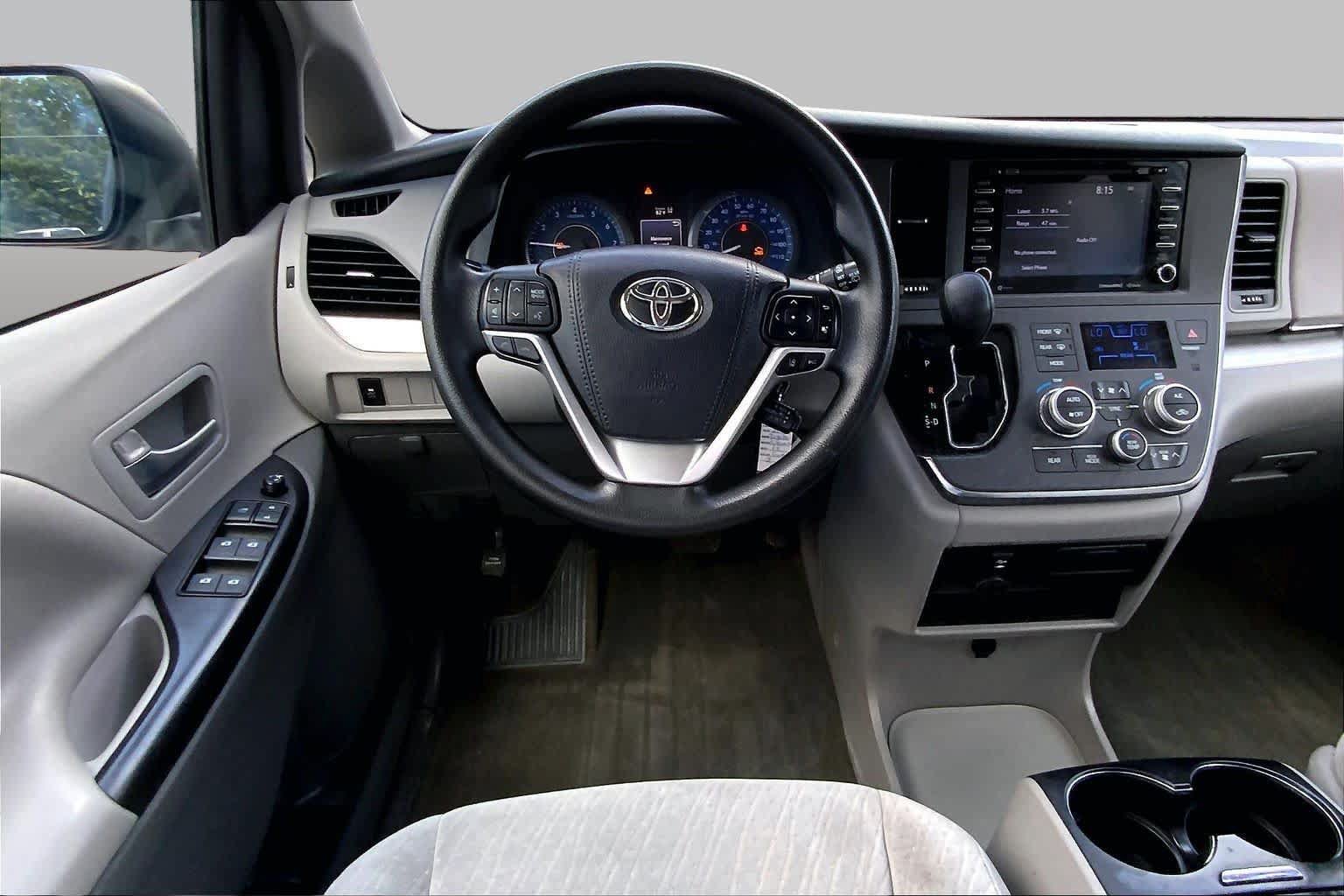 Used 2018 Toyota Sienna LE FWD image 6