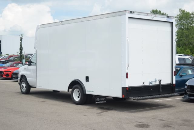 New 2027 Ford E-450 and Econoline 450 Super Duty w/ Power Equipment Group RWD image 18