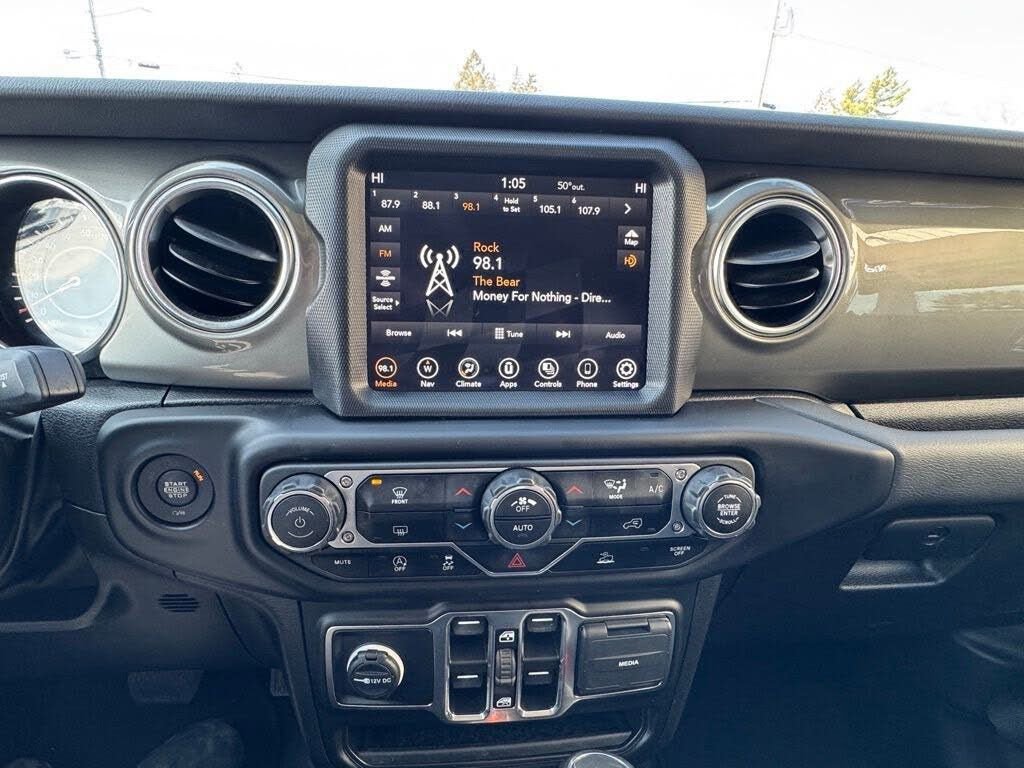 Used 2023 Jeep Wrangler Sahara AWD/4WD image 20