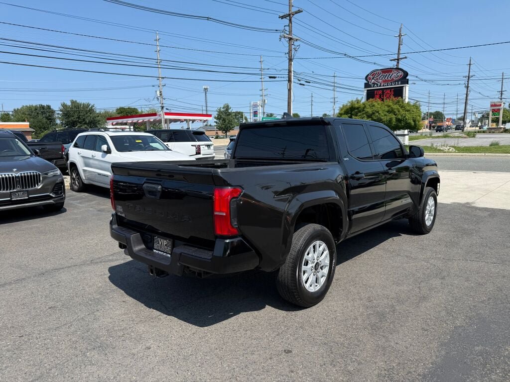 Used 2025 Toyota Tacoma SR5 AWD/4WD image 6