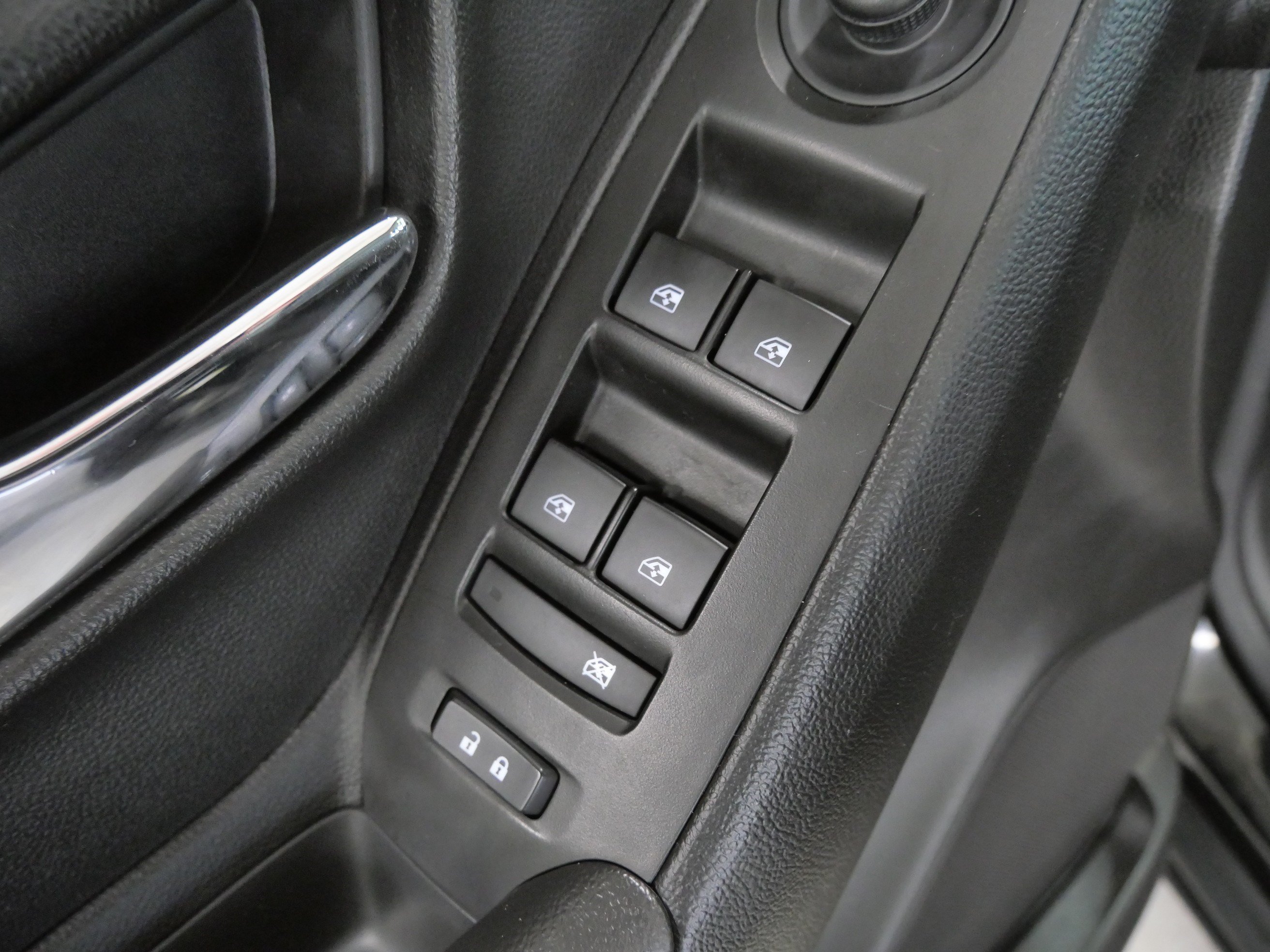 Used 2020 Chevrolet Trax LT w/ LT Convenience Package AWD/4WD image 19
