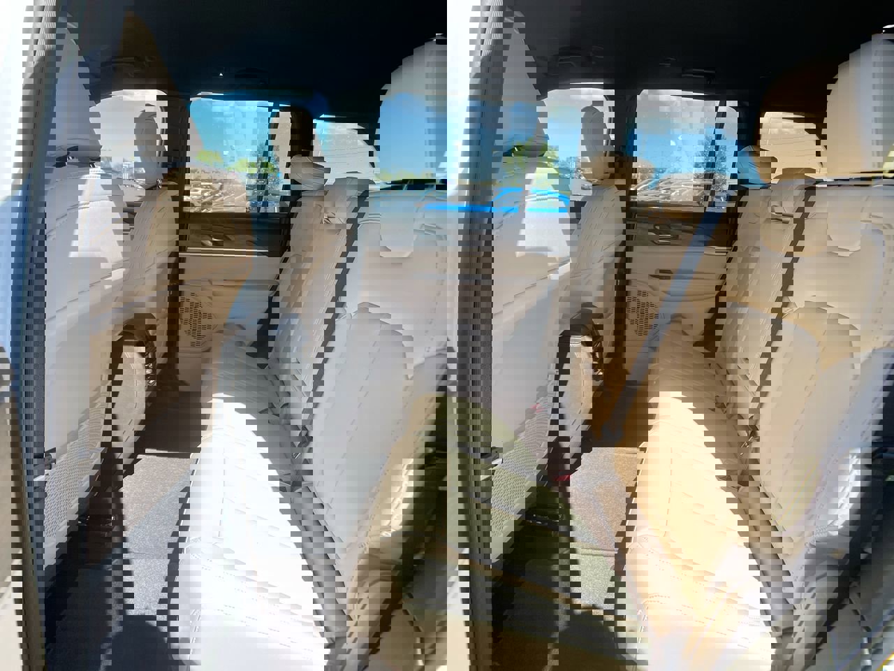 Used 2024 Jeep Grand Cherokee Limited w/ Trailer Tow Package image 23