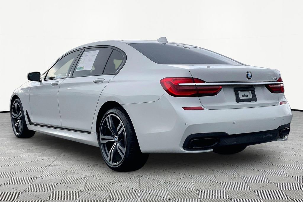 Used 2019 BMW 740i w/ Executive Package image 4