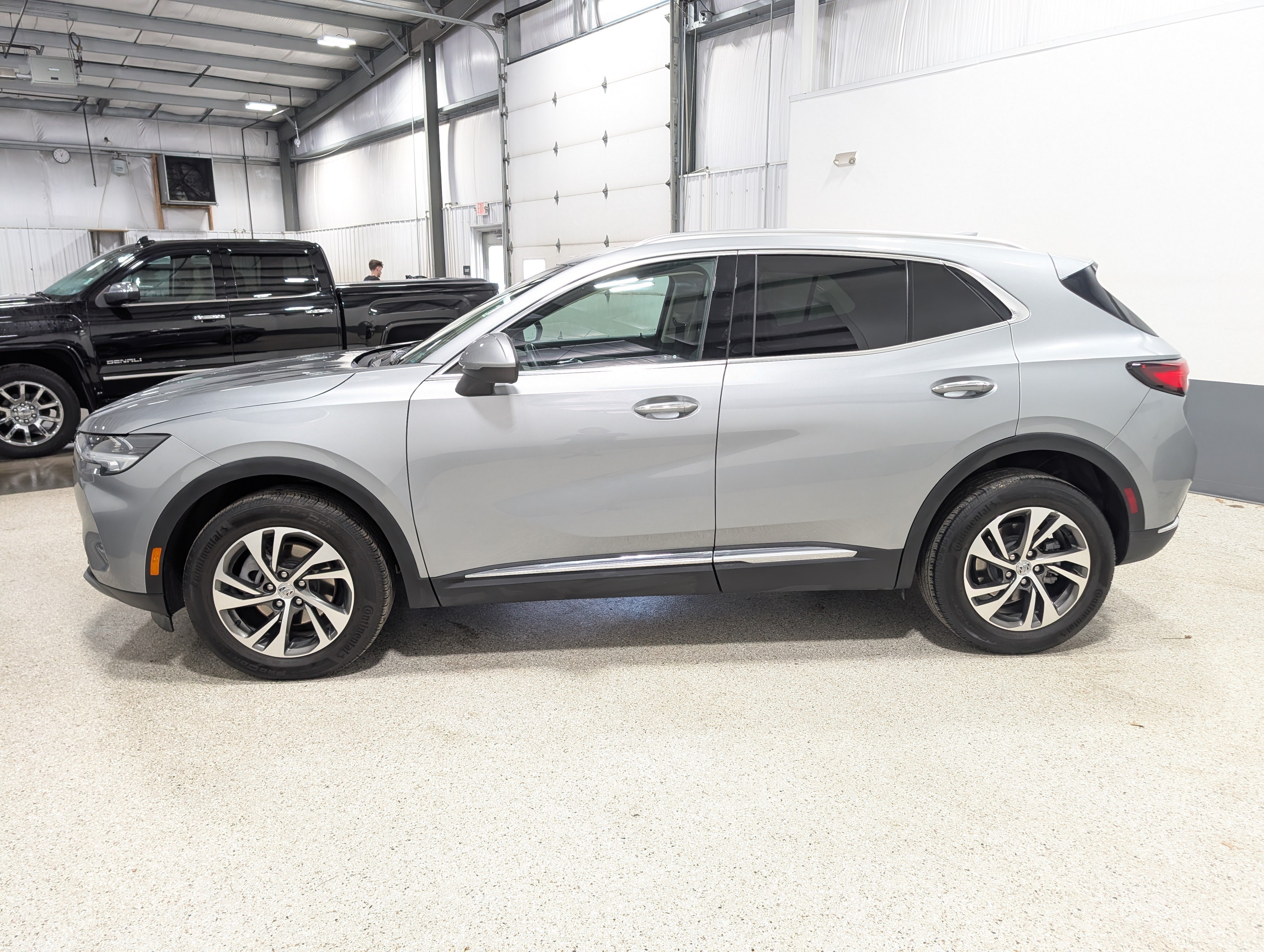 Used 2023 Buick Envision Essence AWD/4WD image 5