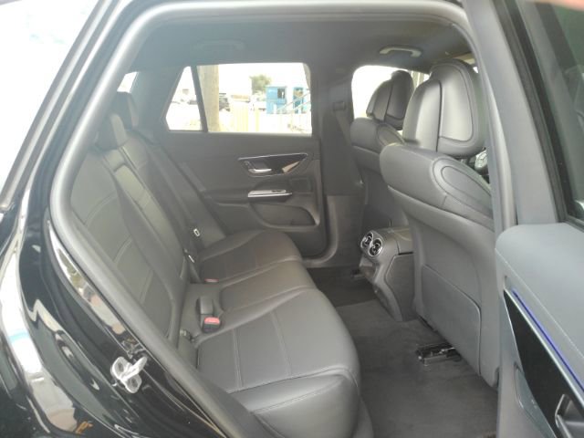 Used 2024 Mercedes-Benz GLC 300 image 26