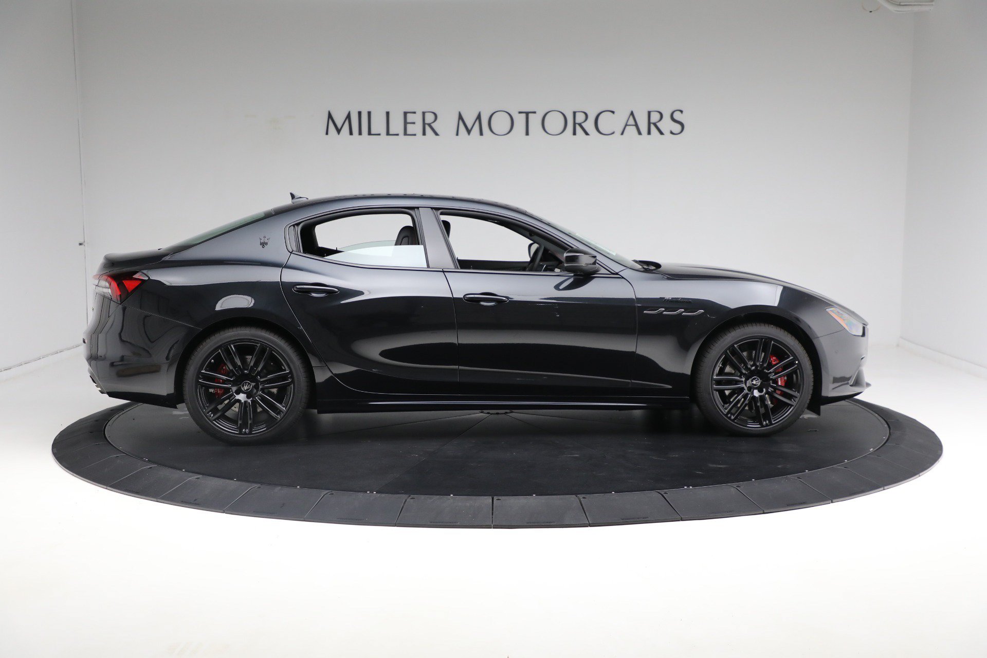 Certified 2024 Maserati Ghibli Modena Q4 AWD/4WD image 16