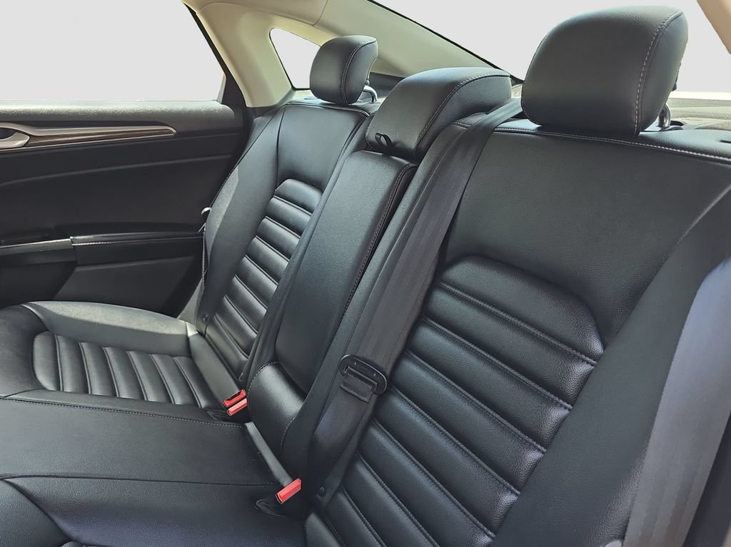 Used 2019 Ford Fusion SEL FWD image 12