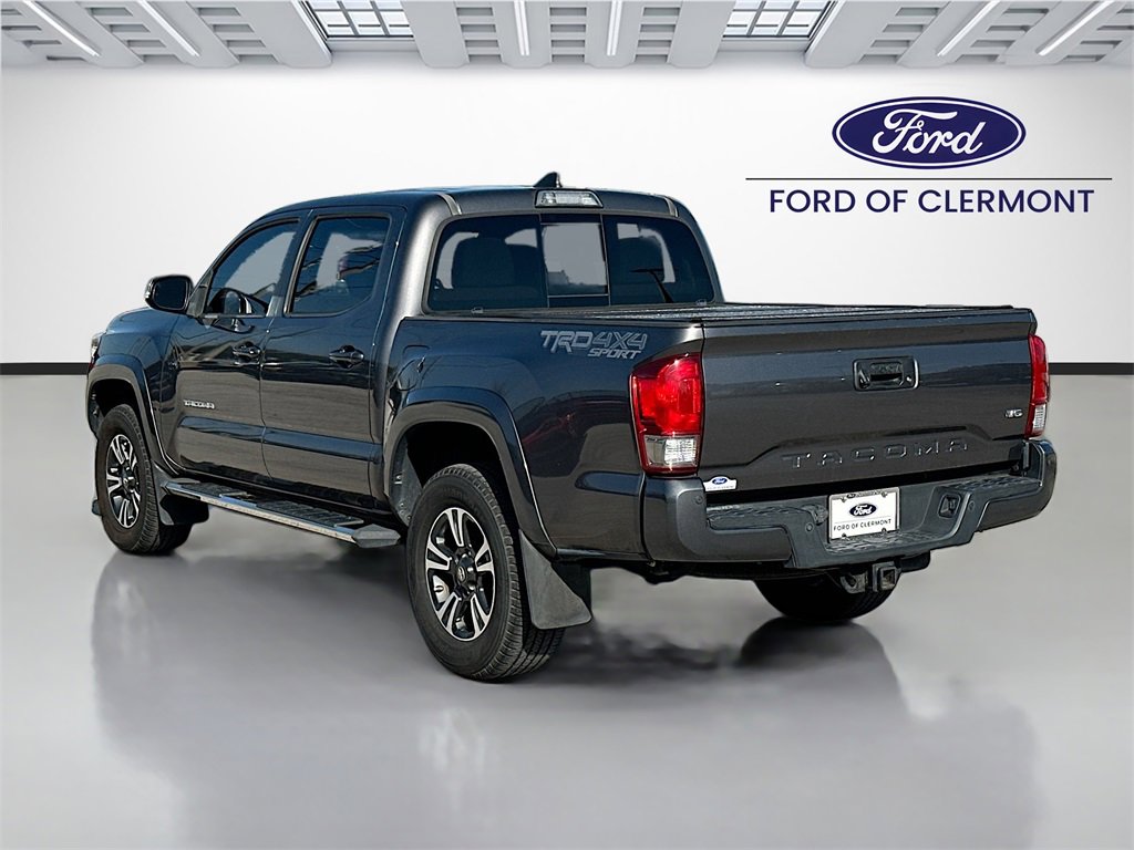 Used 2017 Toyota Tacoma TRD Sport image 5