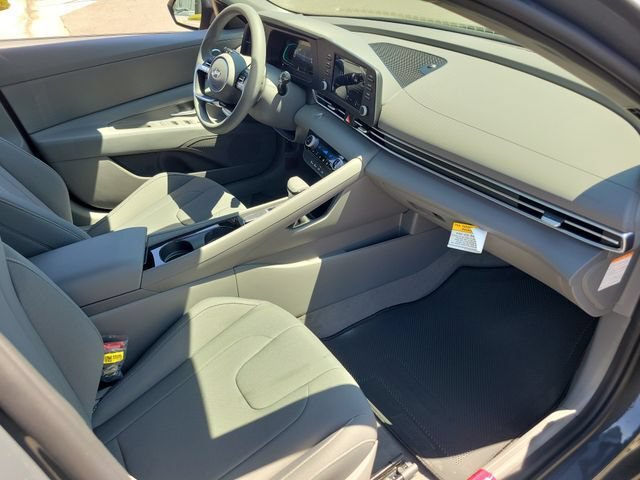 New 2026 Hyundai Elantra Hybrid FWD image 21