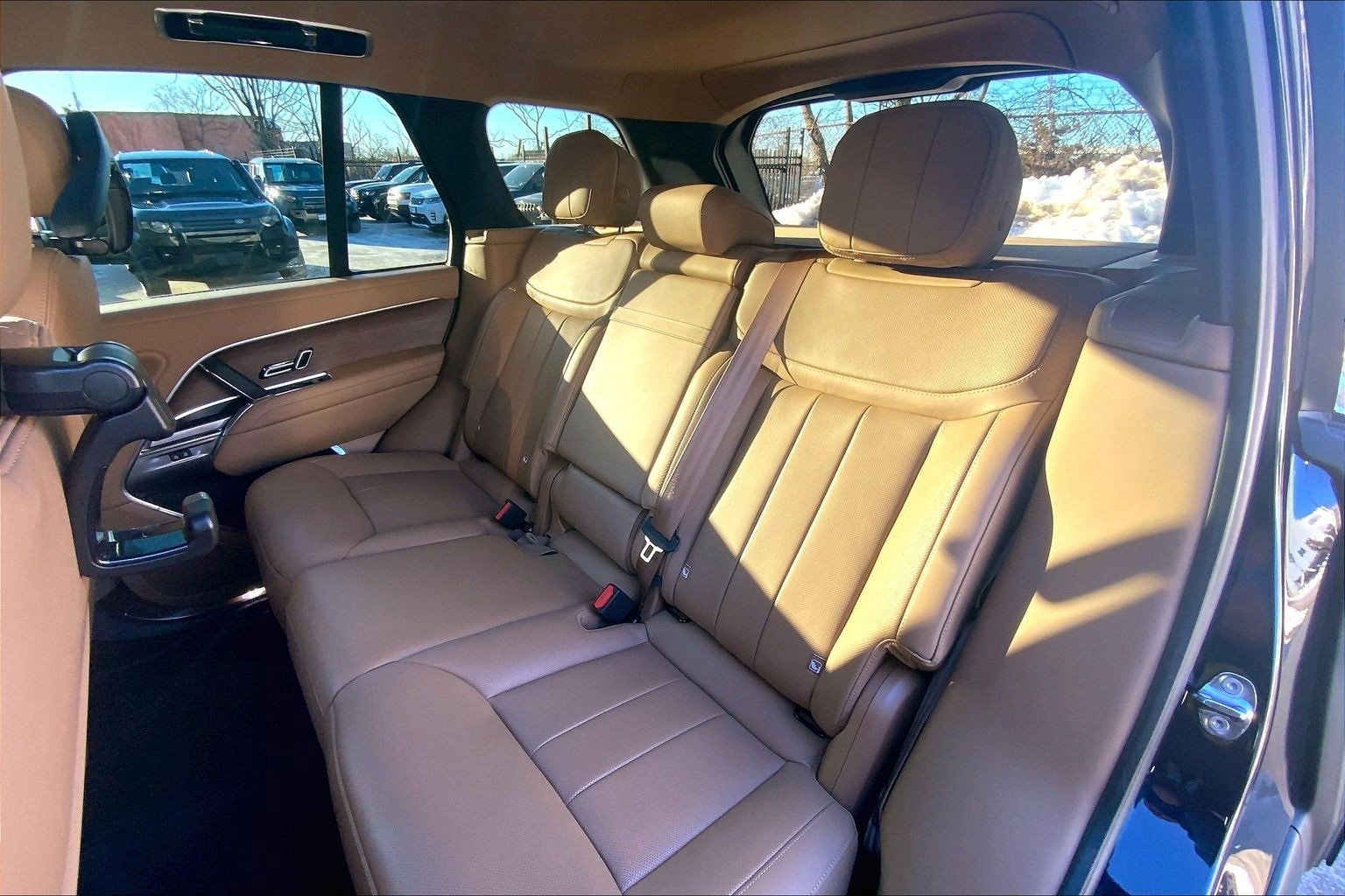 Used 2025 Land Rover Range Rover SE image 20