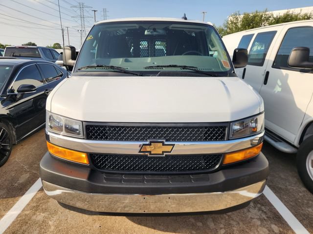 Used 2025 Chevrolet Express 2500 w/ Driver Convenience Package RWD image 2