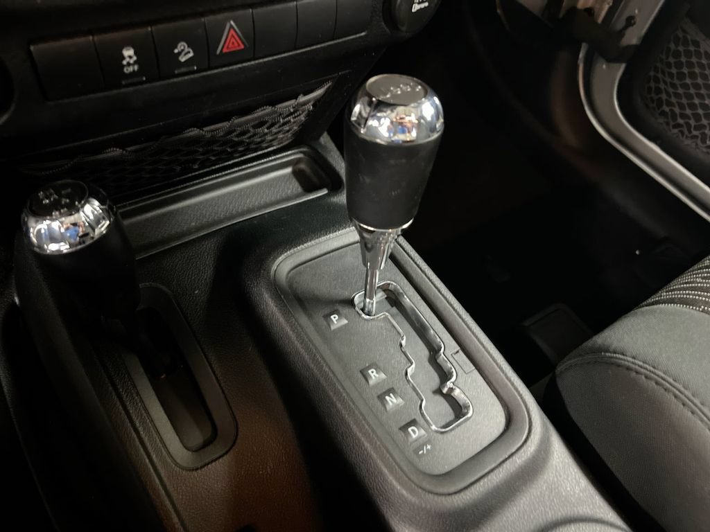 Used 2012 Jeep Wrangler Sport AWD/4WD image 16