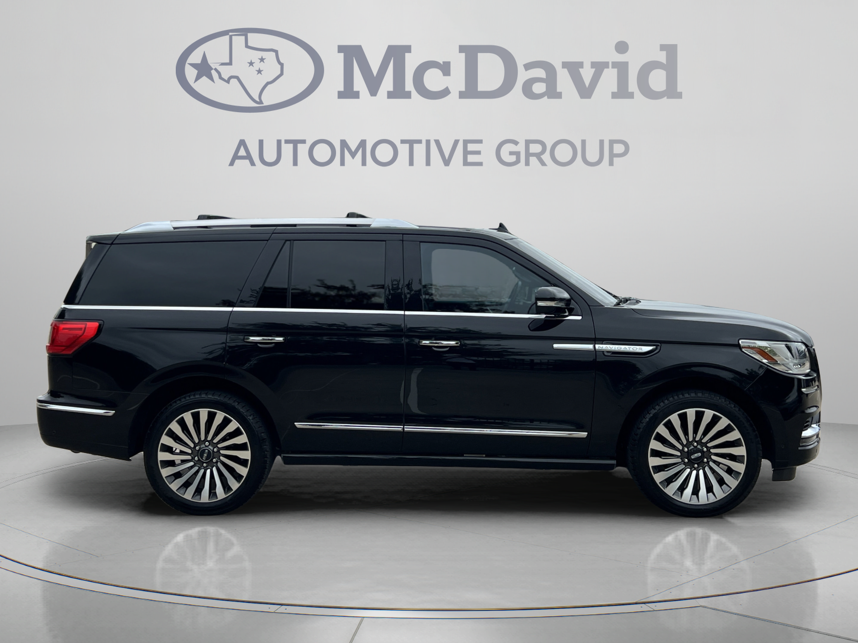 Used 2018 Lincoln Navigator Reserve w/ Technology Package AWD/4WD image 8