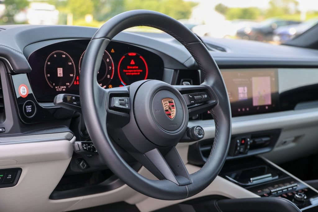 Certified 2026 Porsche Cayenne Coupe AWD/4WD image 32