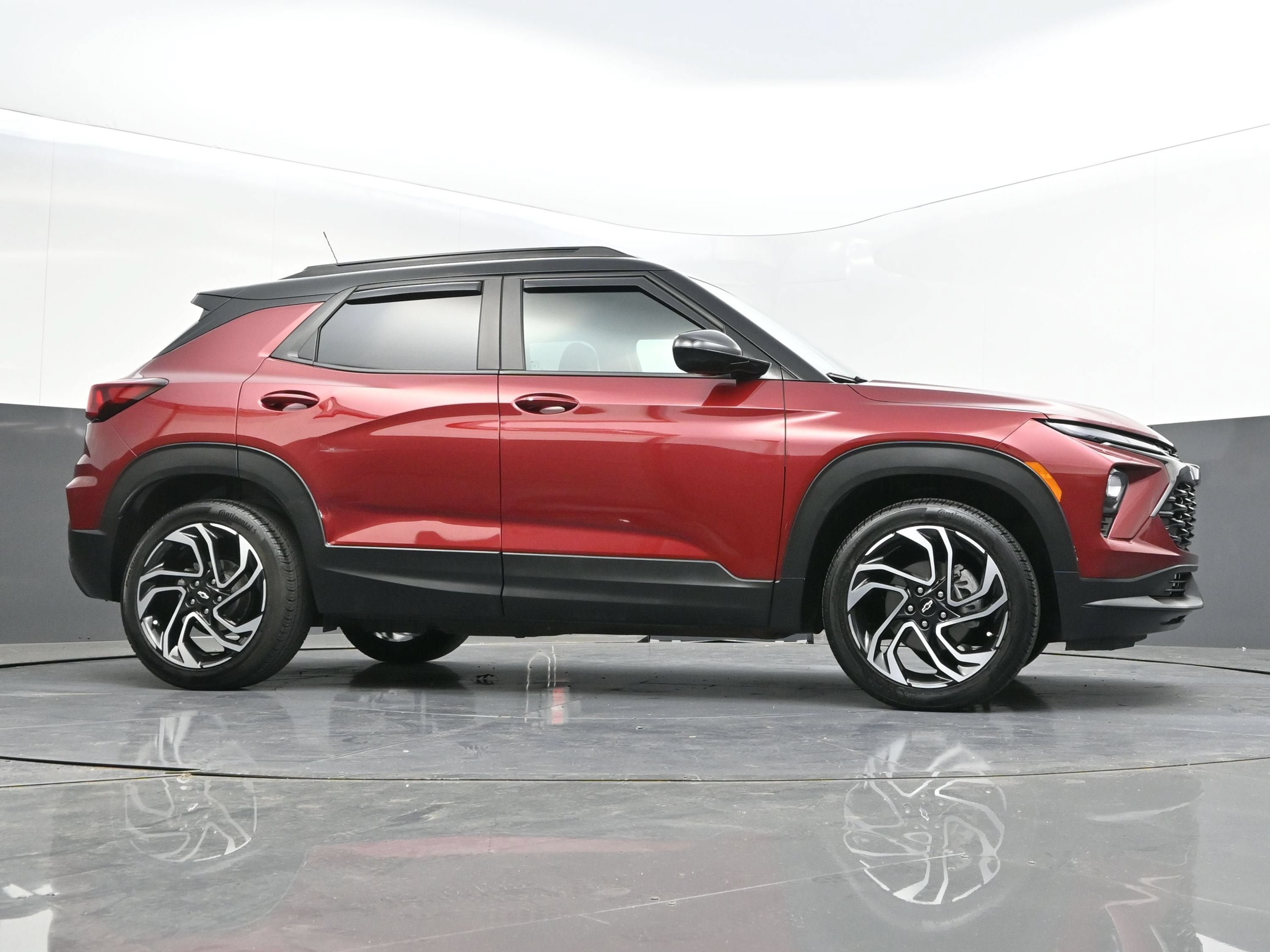 Used 2024 Chevrolet TrailBlazer RS w/ Convenience Package AWD/4WD image 42
