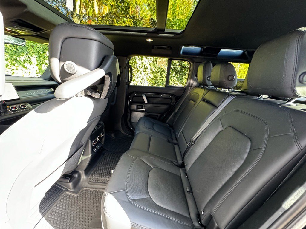 Used 2024 Land Rover Defender 110 V8 image 19