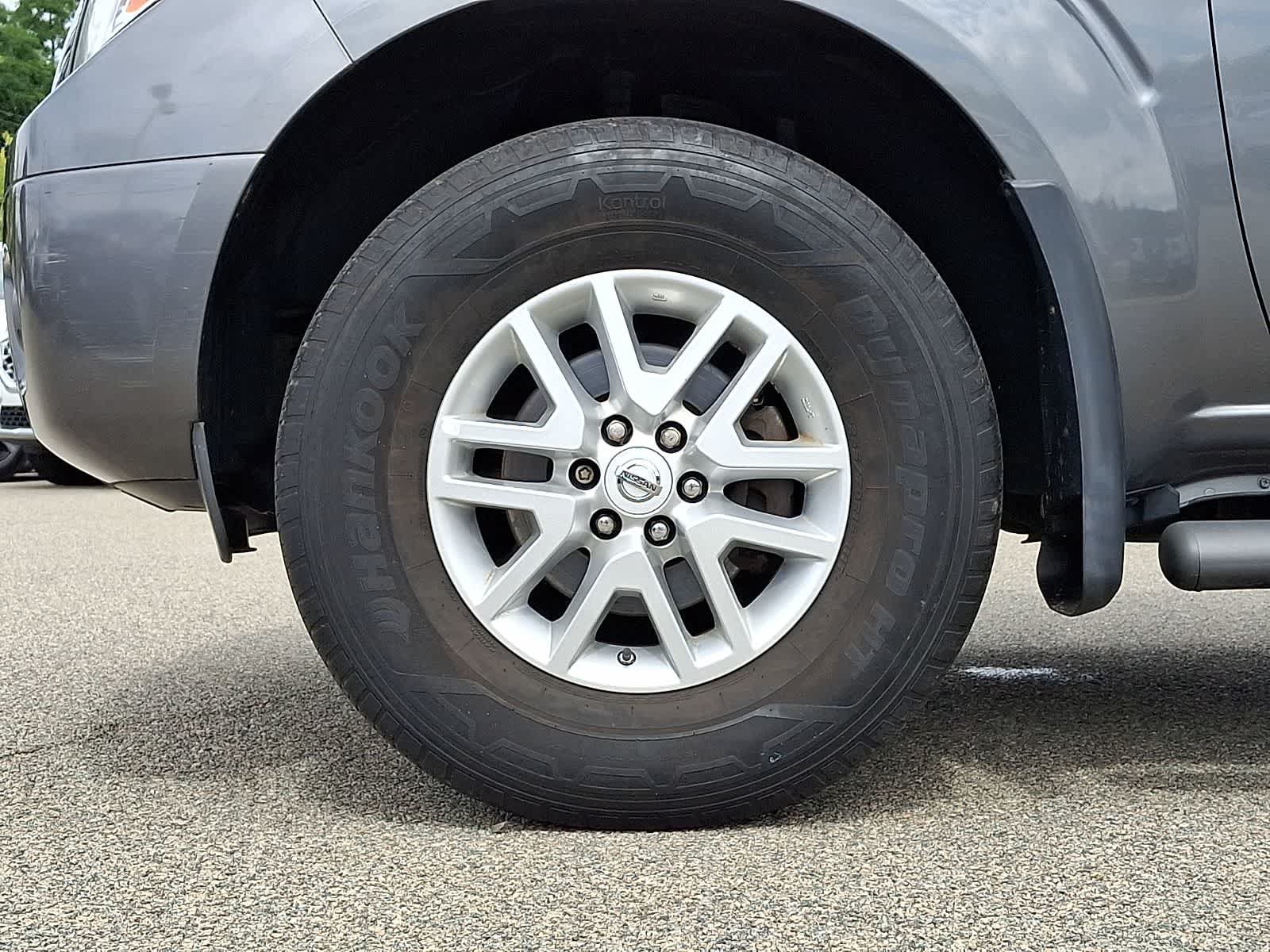 Used 2016 Nissan Frontier SV AWD/4WD image 9