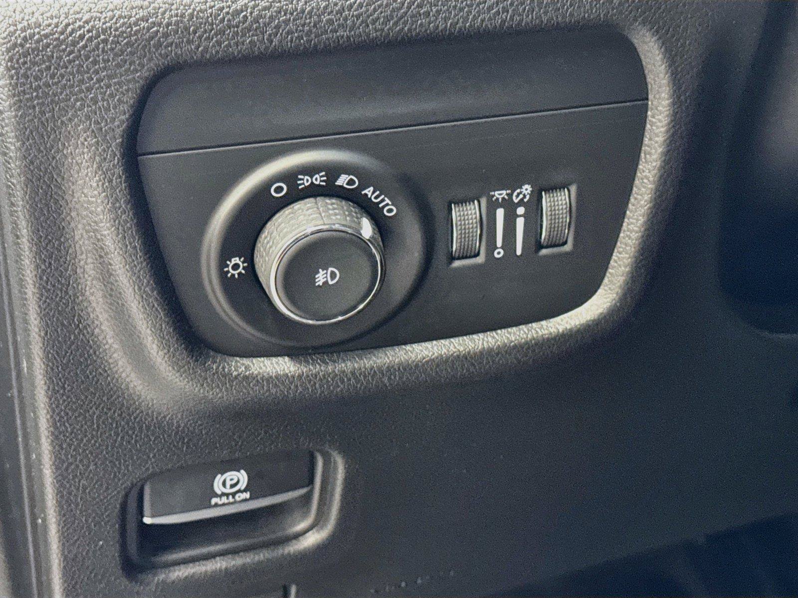 Used 2022 Jeep Grand Cherokee Limited AWD/4WD image 13