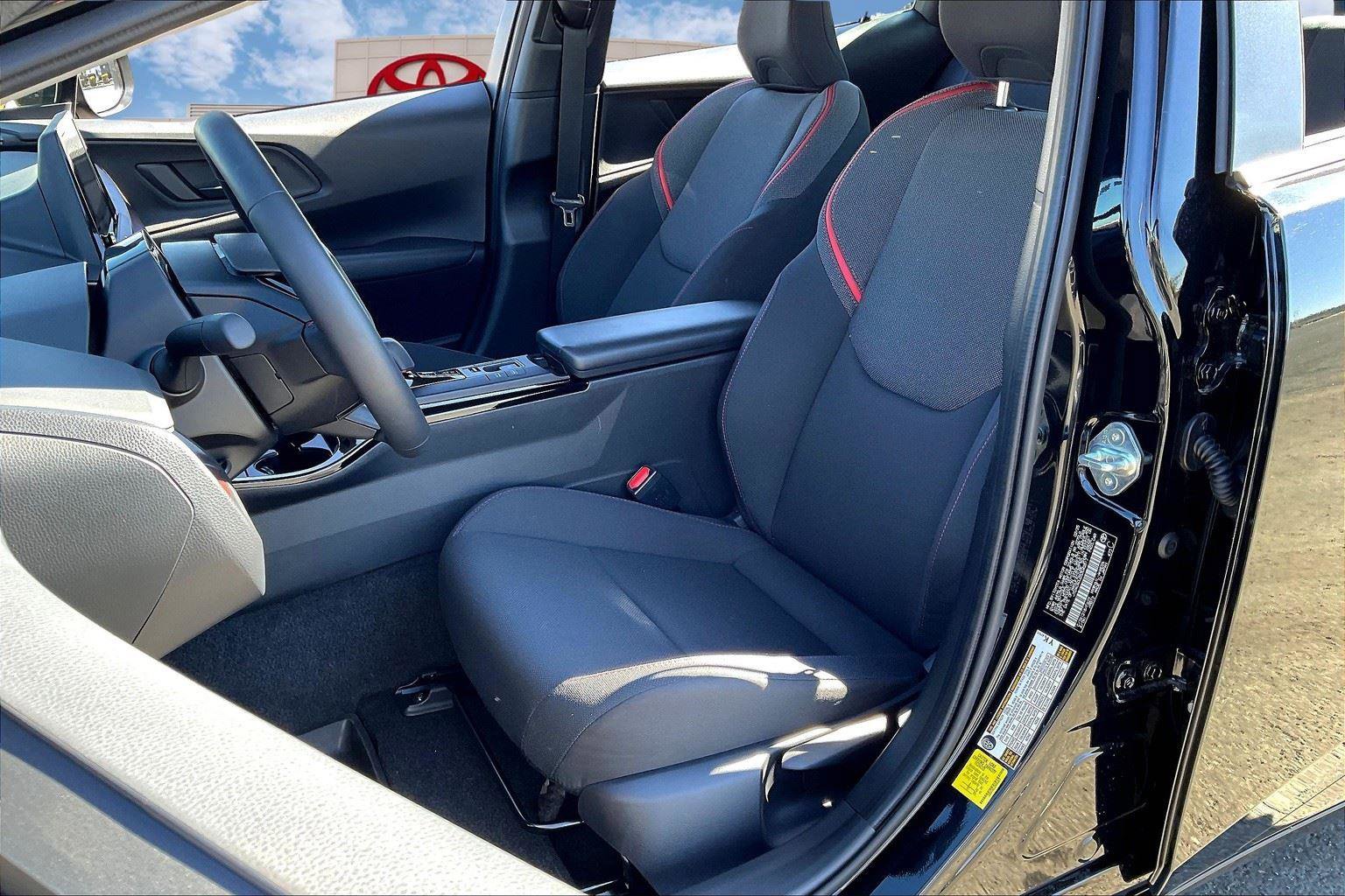 Certified 2025 Toyota Prius Plug-In Hybrid image 24