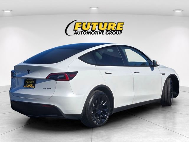 Used 2022 Tesla Model Y Long Range image 4